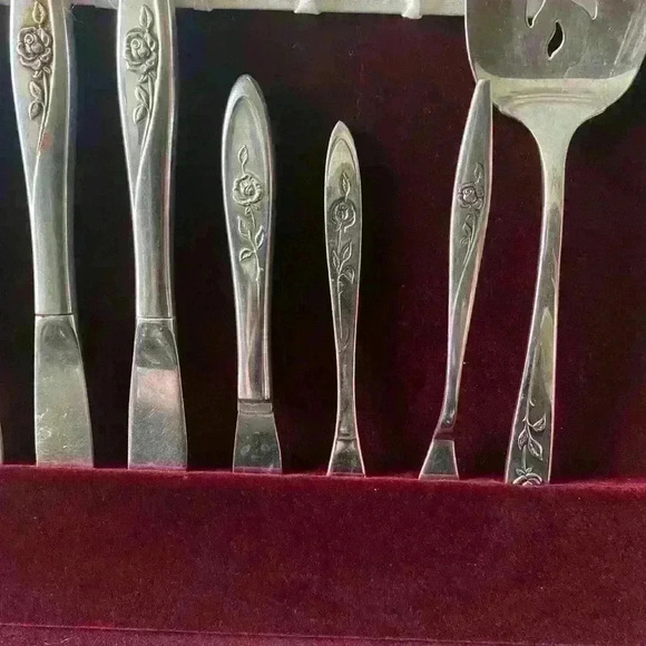 Oneida Lasting Rose Deluxe Stainless Flatware Oneidacraft 75 Pieces In Box - Picture 4 of 7